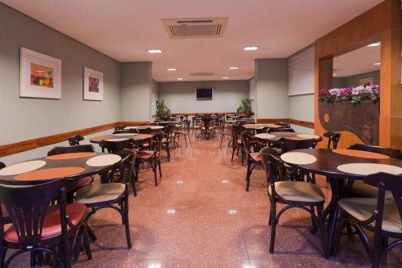 Holiday Inn Express Avenida Sumare Sao Paulo Restoran fotoğraf